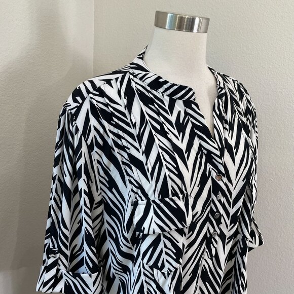 Cocomo Woman Plus 3X Black White Stretch Tunic Top Roll Tab Sleeve Shirt Blouse - Picture 2 of 11